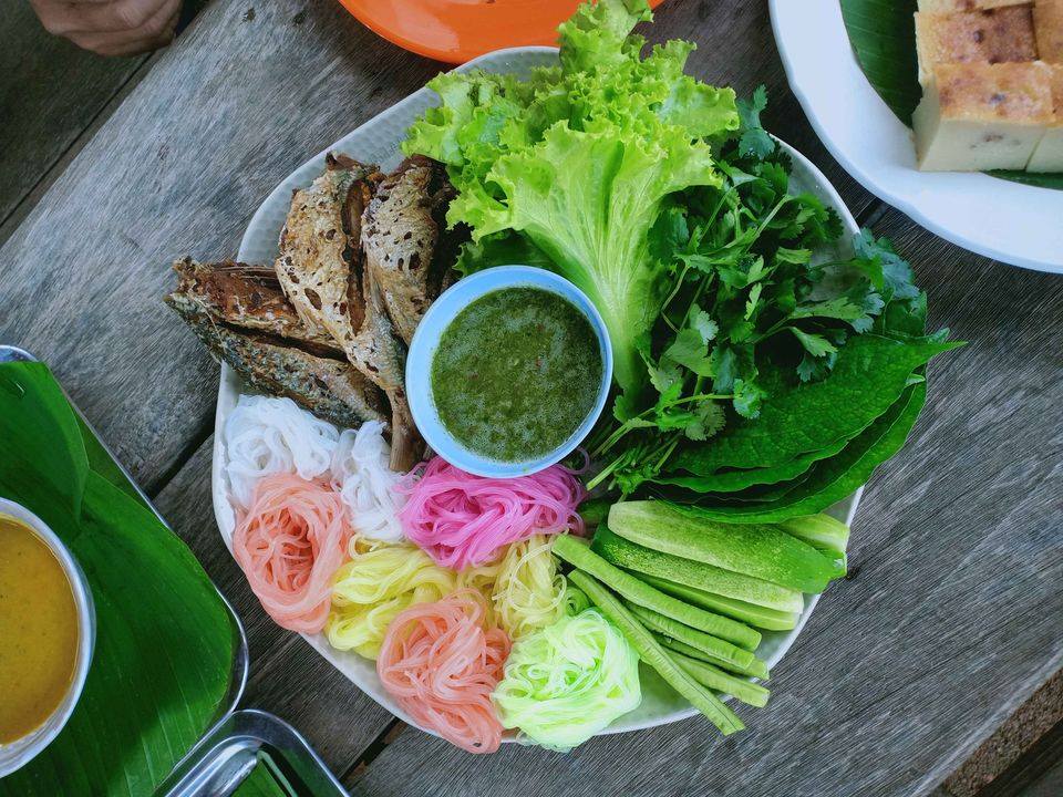 ขนมจีนอบแห้ง พร้อมน้ำยา จากชุมชนภาคใต้